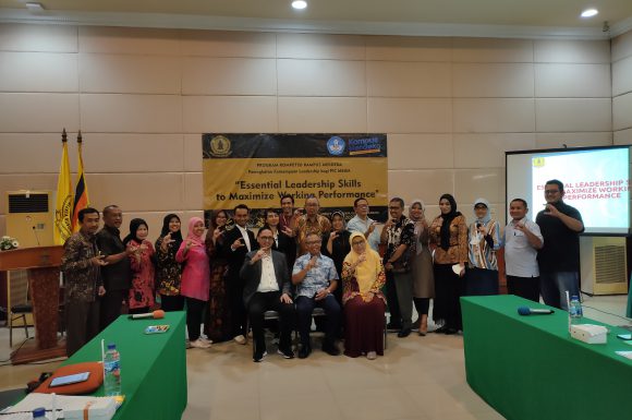 Peningkatan Kemampuan Leadership bagi PIC MBKM – PKKM UWKS 2022