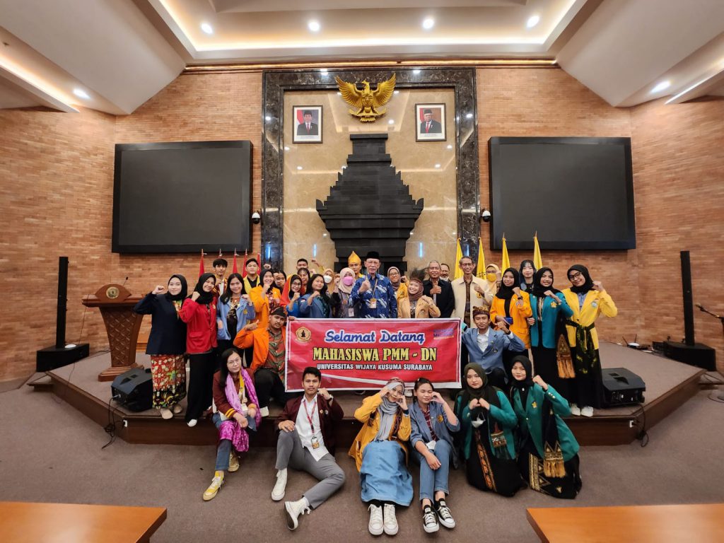 Universitas Wijaya Kusuma Surabaya Sambut 27 Mahasiswa Inbound dari 18